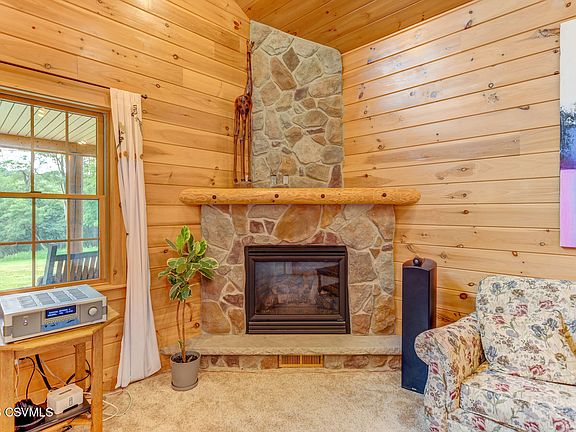 5th image of 77 Riverhill Dr