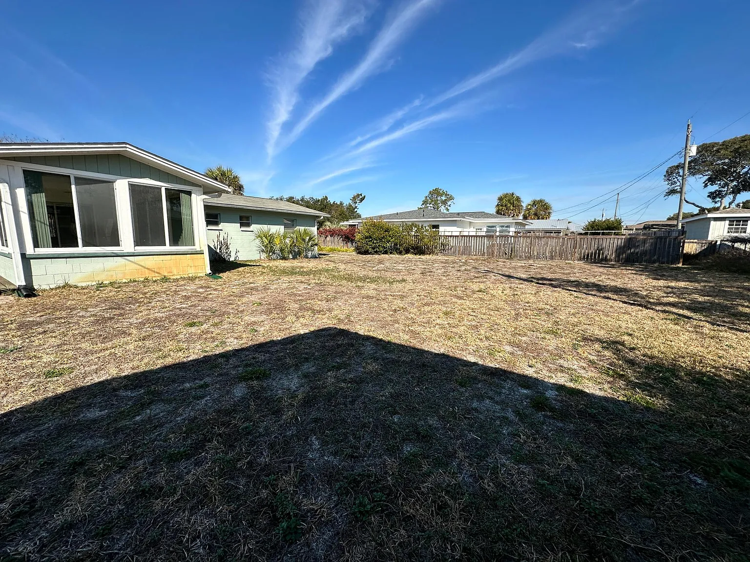241 Belaire Dr — Photo 3