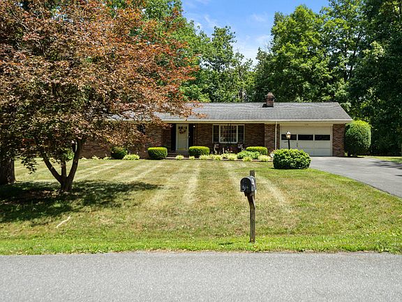 2nd image of 106 Hickory Hill Dr
