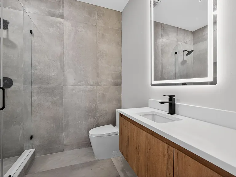 Upstairs Bathroom 2