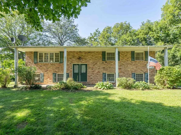 226 Longview Ct, Geneseo, IL 61254