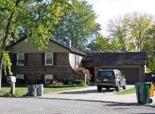 6 Charles Ct, Buffalo Grove, IL 60089