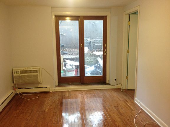4th image of 353 W 19th St