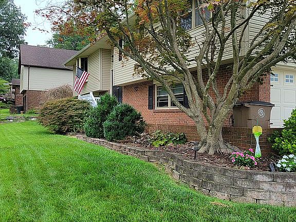 3rd image of 2037 Kenneth Dr