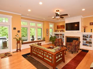 8406 Westmont Ct, Bethesda, MD 20817