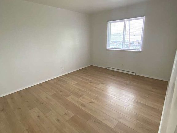 5th image of 111 Andrew Ave #4