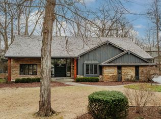 2660 Woodglen Ct, Brookfield, WI 53005