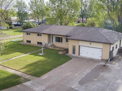 805 Main St S, McClusky, ND, 58463
