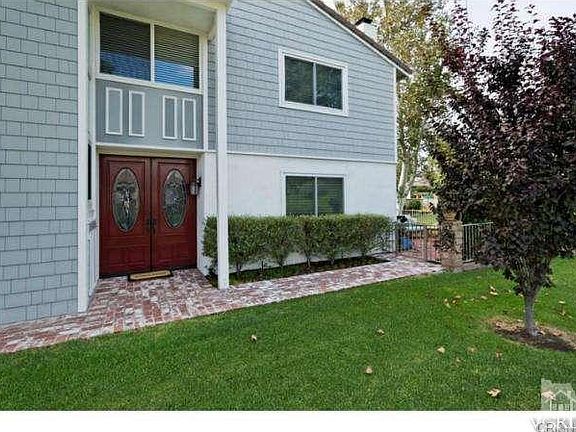 2nd image of 32061 Waterside Ln