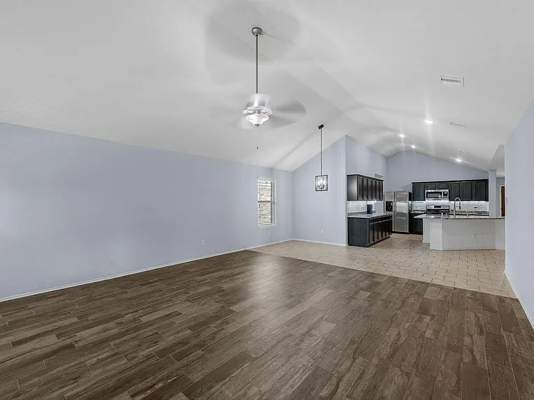 9415 Paloma Creek Dr — Photo 6