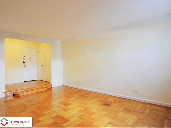 3rd image of 223 E 61st St APT 2G