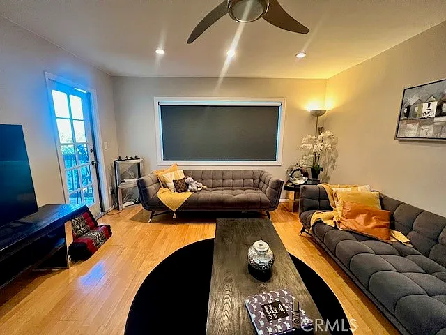 3 bed, 1474 sqft, $3,600 — Photo 2