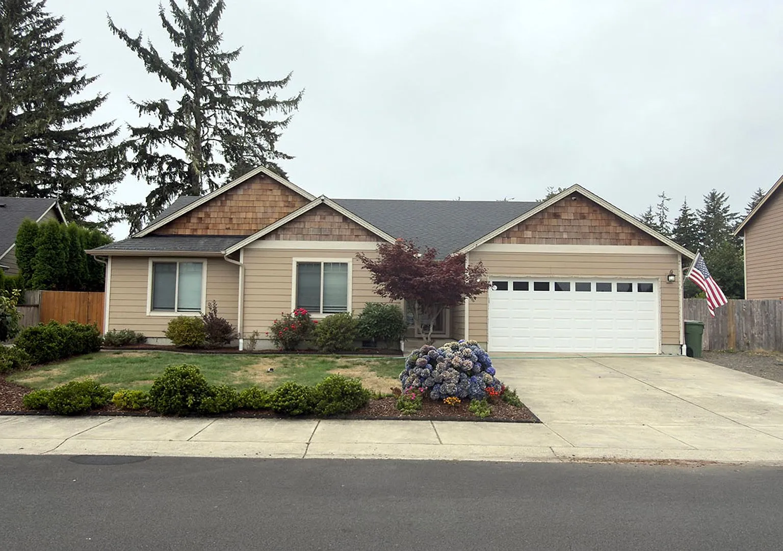 355 SW Kalmia Ave, Warrenton, OR 97146 — Photo 2