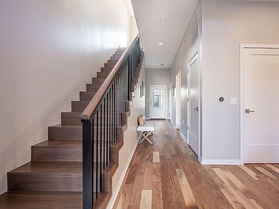 4th image of 598 Lathrop St #6