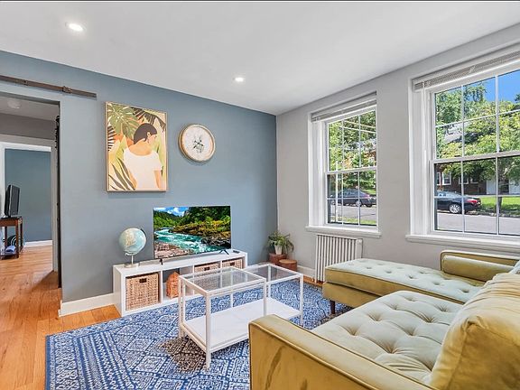 3rd image of 2812 Terrace Rd SE