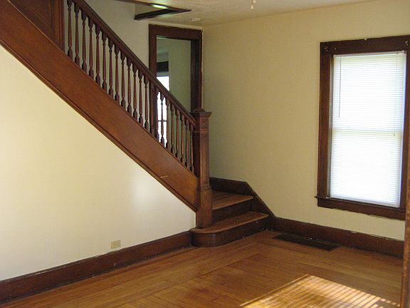 2nd image of 121 Sedgwick St #1