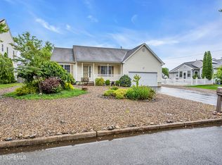 376 Leeward Rd, Manahawkin, NJ 08050