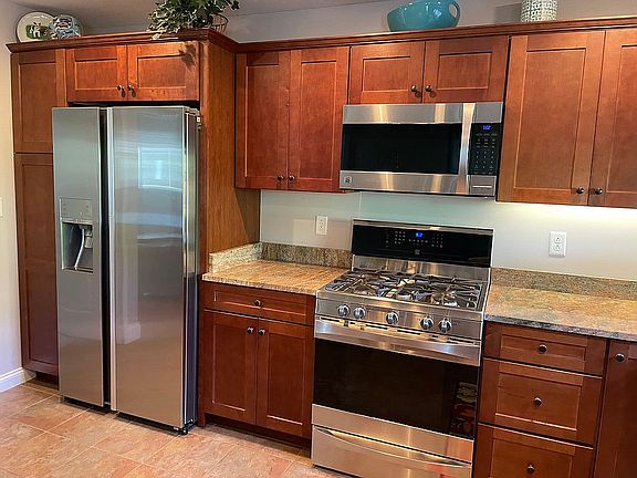 4th image of 606 Ashberry Dr