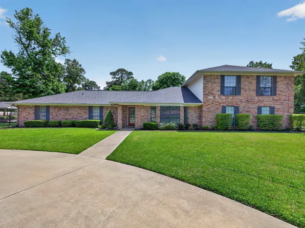 1411 Holly St S, Waskom, TX 75692