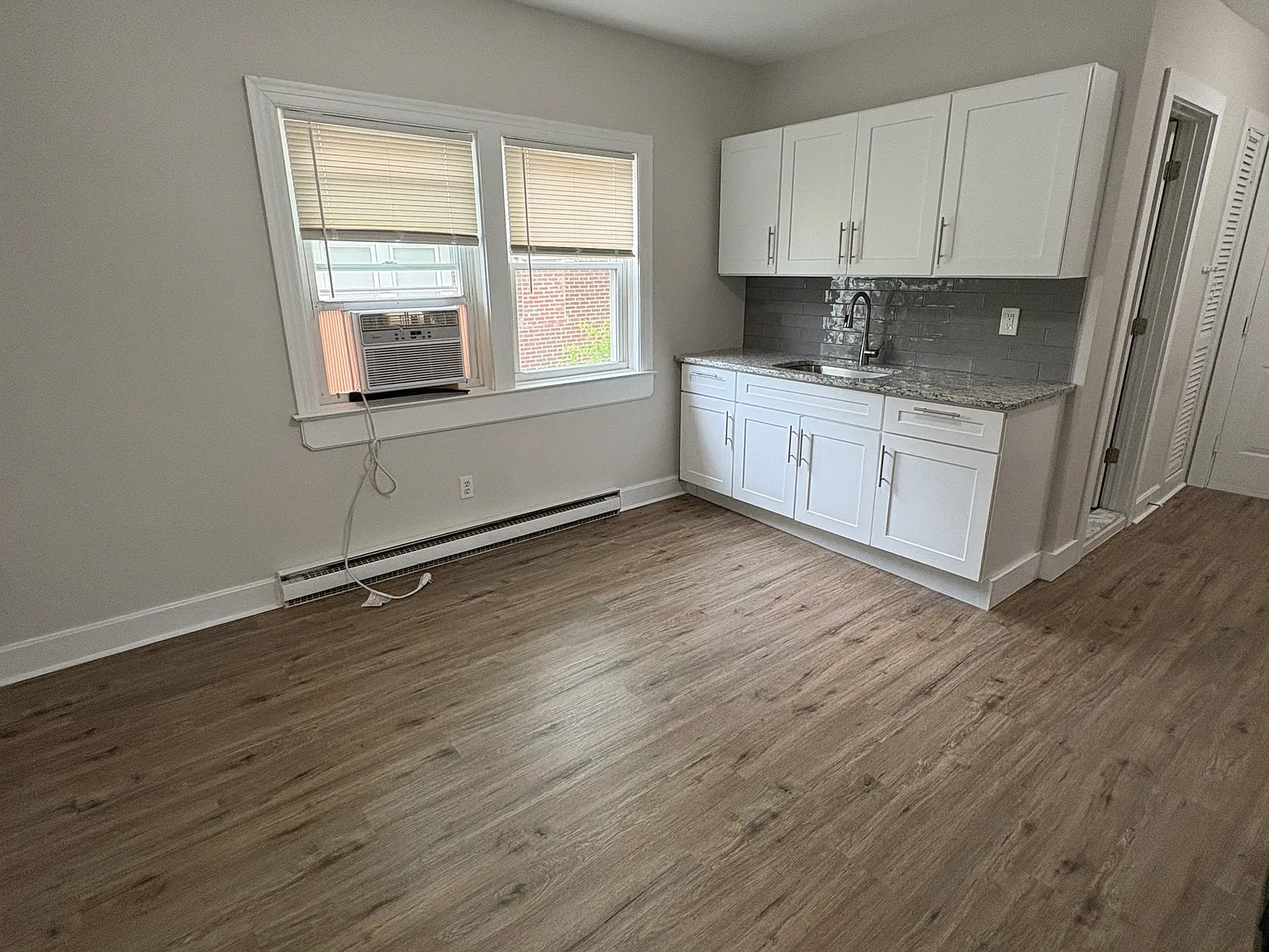 2 bed, 950 sqft, $1,800 — Photo 2