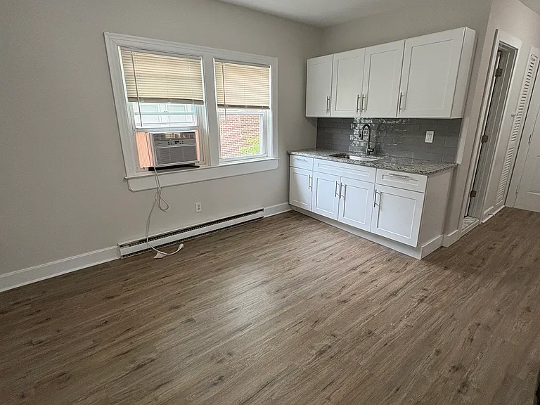 203 Clifton St #2 — Photo 2