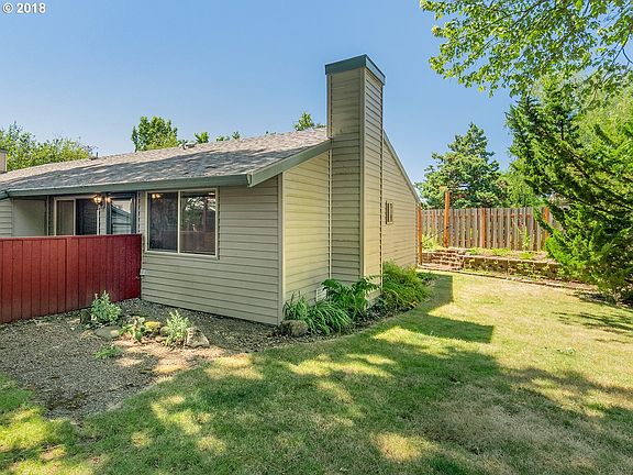 3rd image of 10945 SW 121st Ave