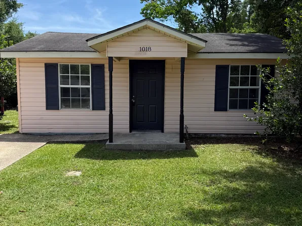 1018 Tucker Ave, Pascagoula, MS 39567