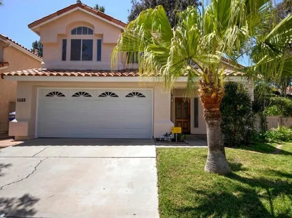 1688 Crystal Ridge Ct, Vista, CA 92081