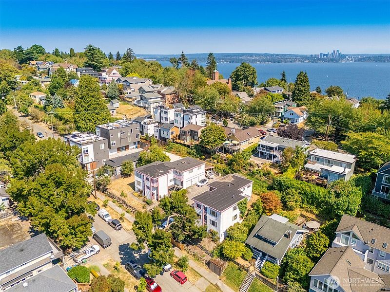 4th image of 810 29th Avenue S