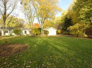 11S012 River Dr, Naperville, IL 60565
