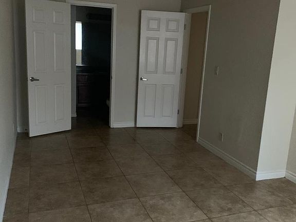 3rd image of 4936 River Glen Dr Unit 181