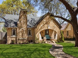 1410 S Montreal Ave, Dallas, TX 75208