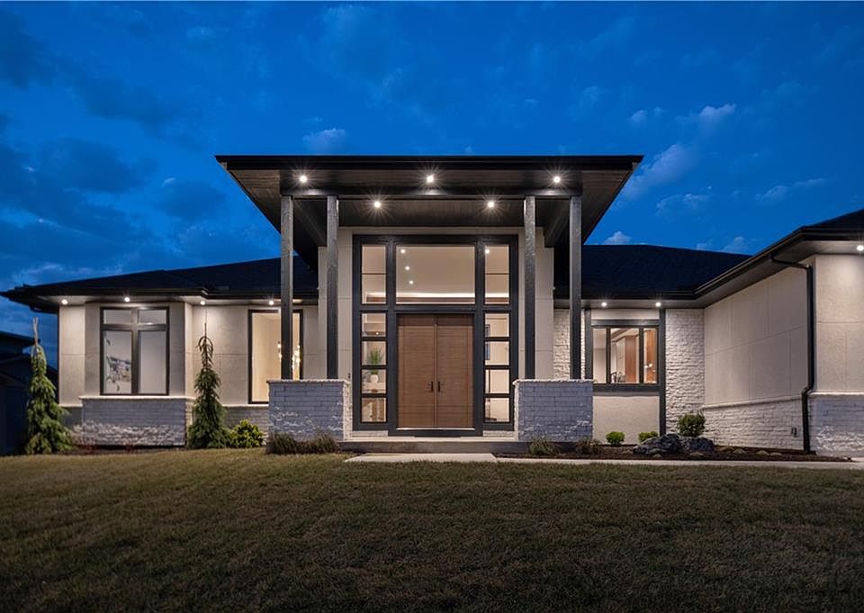 2nd image of 2270 NW Palisades Dr