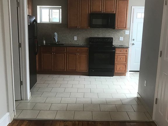 4th image of 4416 Knorr St