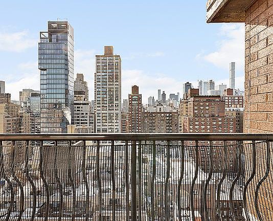 3rd image of 343 E 74th St APT 20C