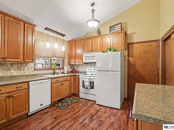 4th image of 6802 S 81st St