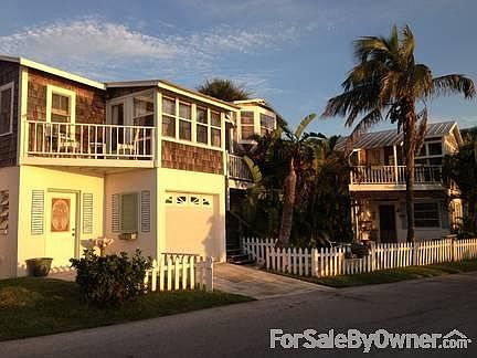 the three cottages of Bayside Bungalows