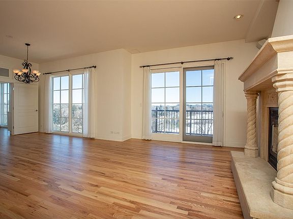 4th image of 25 N Downing St Unit 1-501