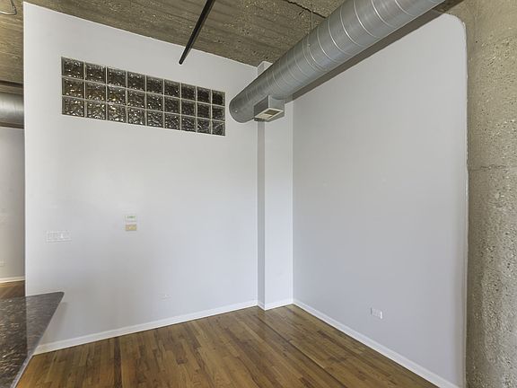 5th image of 758 N Larrabee St APT 722