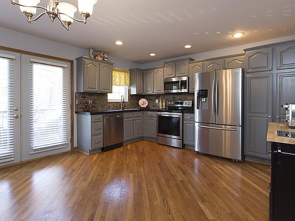 5th image of 912 Amarillo Dr