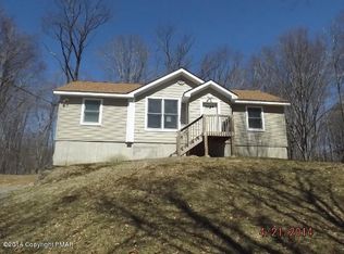 1812 Horizon Dr, Greentown, PA 18426