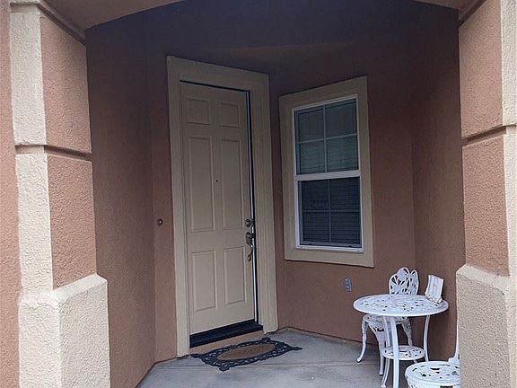 3rd image of 1045 Cornflower Dr