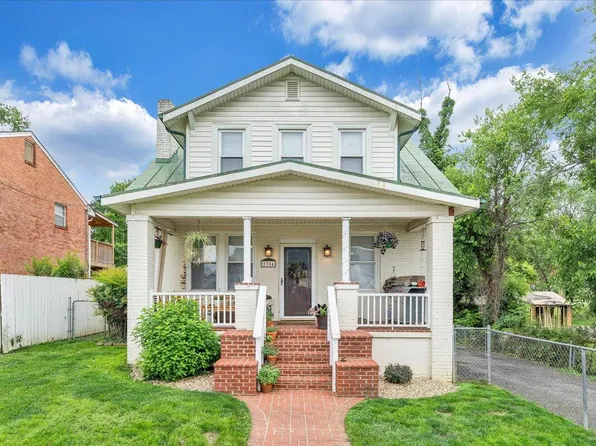 2304 Larchwood St NE, Roanoke, VA 24012