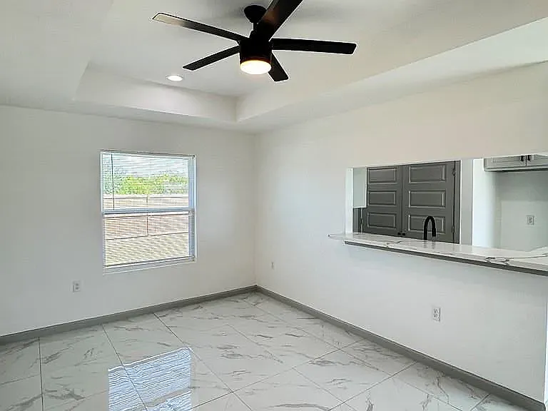 1373 Daytona Bch — Photo 2