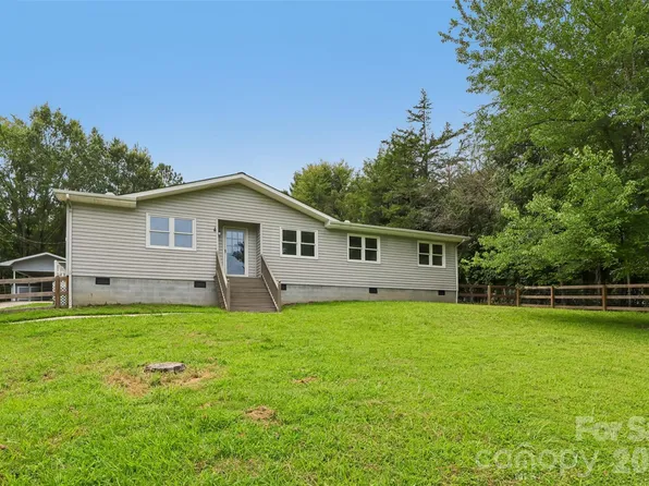 33269 Courtland Dr, Albemarle, NC 28001