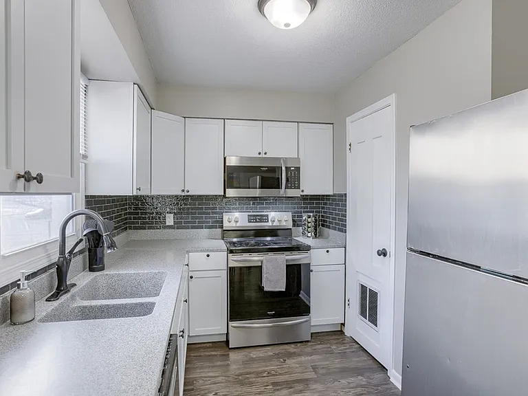 135 E Sheridan St #4 — Photo 11