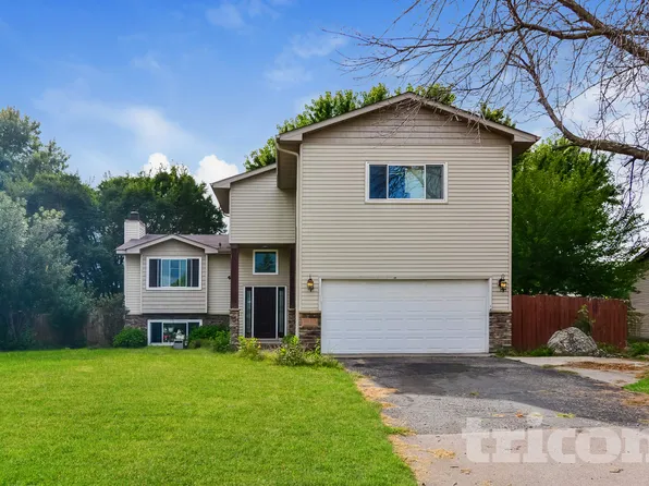9864 Wake St NE, Blaine, MN 55014