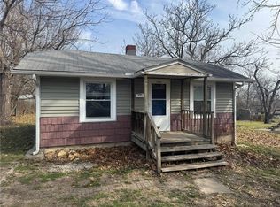 912 E Stone St, Independence, MO 64050