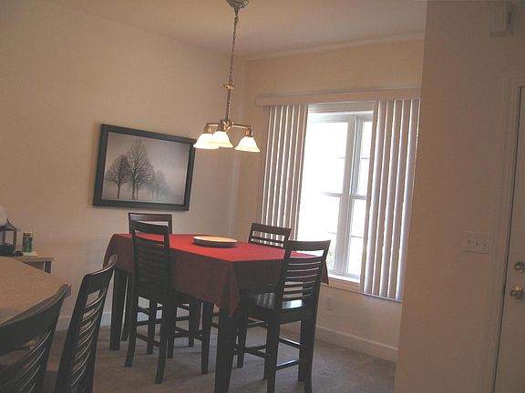 4th image of 326 Ballston Ave APT 6
