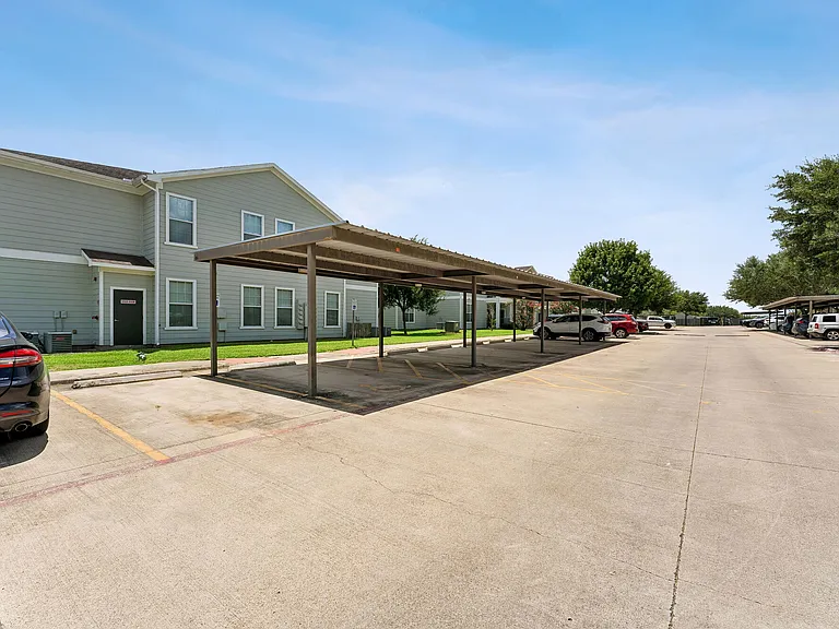 Point Royale Apartments — Photo 47